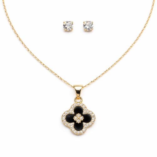 Elegant Clover Crystal Pendant Necklace